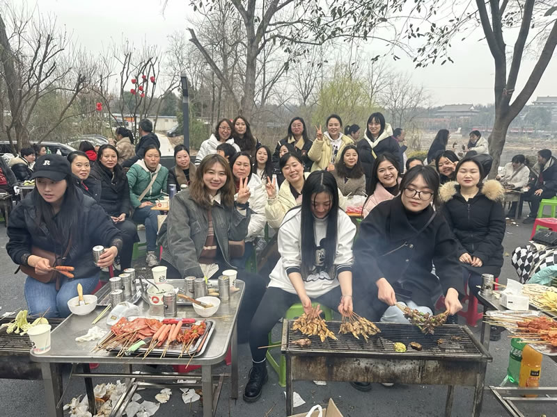 綿陽市先鋒醫(yī)療器械有限公司—— 慶?！?.8婦女節(jié)”，共赴燒烤盛宴，致敬巾幗風采2.jpg